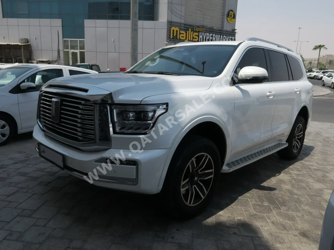GWM Tank 500 2025 Automatic 69,000 Km 6 Cylinder Four Wheel Drive (4WD) SUV White With Warranty — image 1