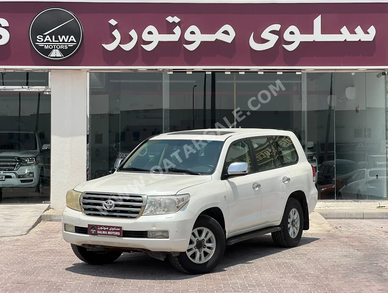 Toyota Land Cruiser VXR 2008 Automatic 160,000 Km 8 Cylinder Four Wheel Drive (4WD) SUV White — image 1