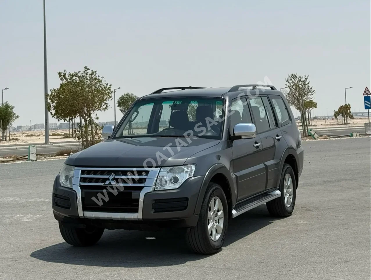 Mitsubishi Pajero GLS 2017 Automatic 210,000 Km 6 Cylinder Four Wheel Drive (4WD) SUV Gray — image 1