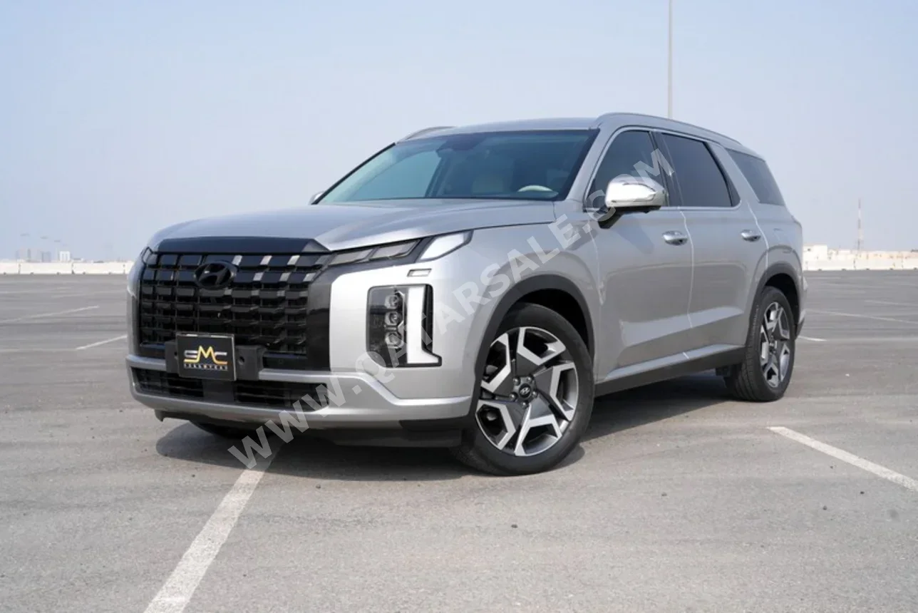 Hyundai Palisade 2023 Automatic 49,000 Km 6 Cylinder All Wheel Drive (AWD) SUV Silver With Warranty — image 1