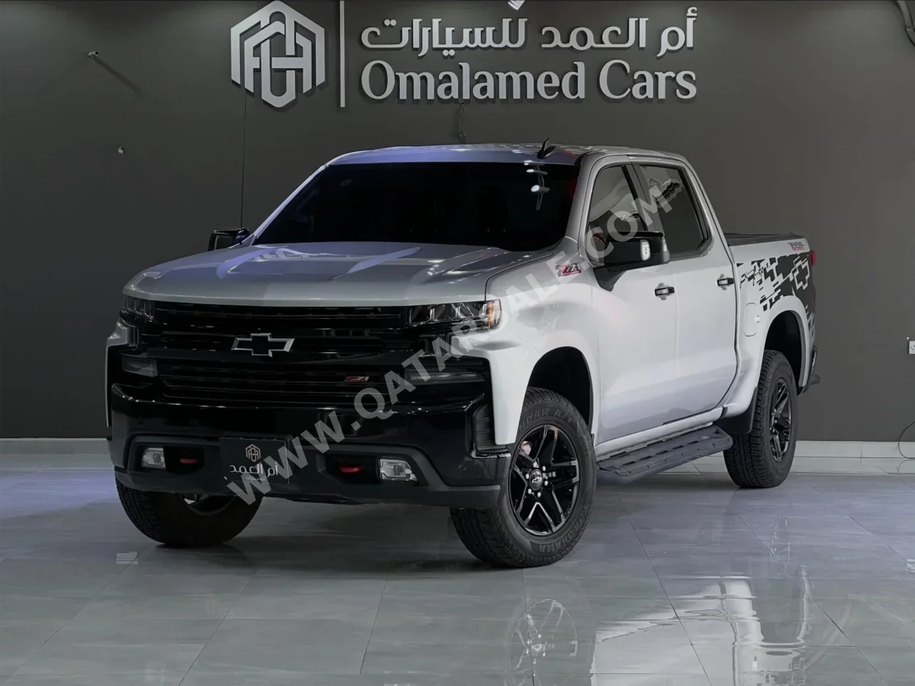 Chevrolet Silverado Trail Boss 2021 Automatic 131,000 Km 8 Cylinder Four Wheel Drive (4WD) Pick Up White — image 1