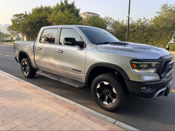Dodge Ram Rebel 2022 Automatic 82,000 Km 8 Cylinder Four Wheel Drive (4WD) Pick Up Gray and Black With Warranty — image 1