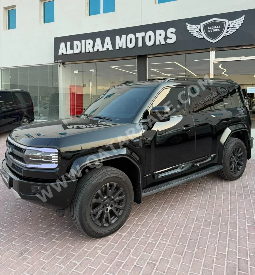 BYD Leopard 5 Ultra 5 2025 Automatic 20,000 Km 4 Cylinder Four Wheel Drive (4WD) SUV Black With Warranty — image 1
