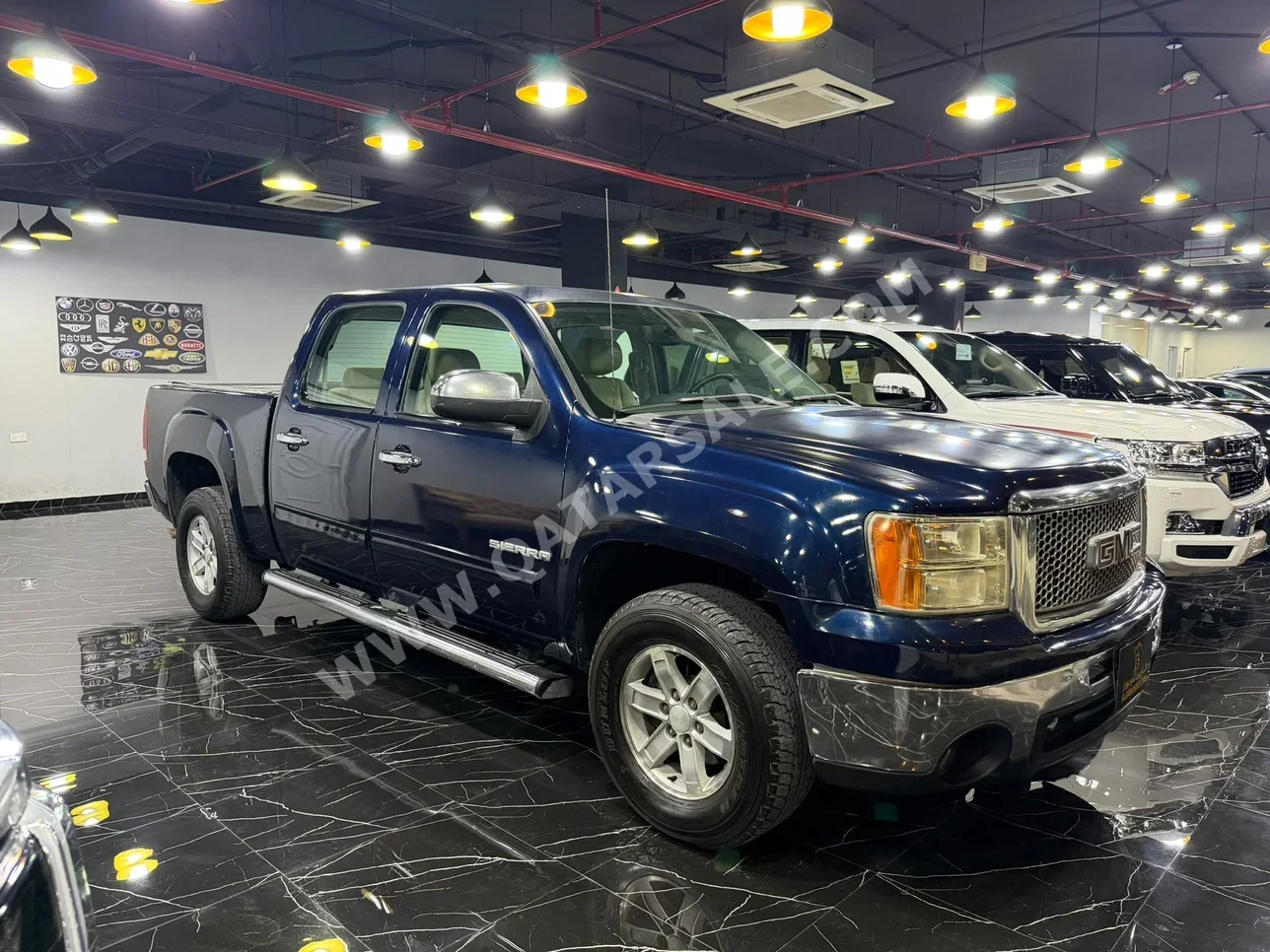 GMC Sierra 2010 Automatic 249,000 Km 8 Cylinder Four Wheel Drive (4WD) Pick Up Blue — image 1