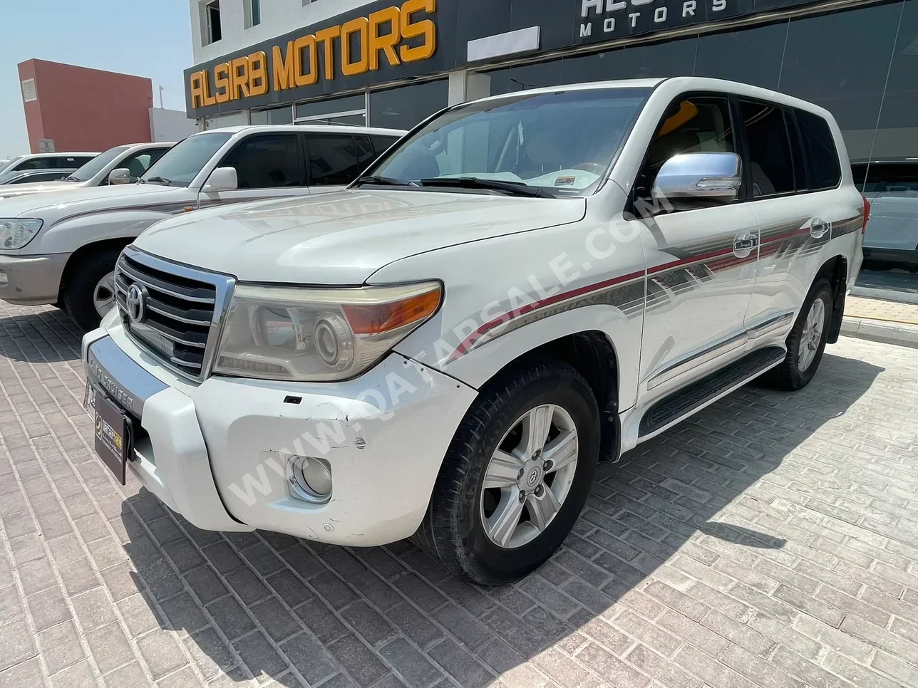 Toyota Land Cruiser GXR - Limited 2013 Automatic 297,000 Km 8 Cylinder Four Wheel Drive (4WD) SUV White — image 1