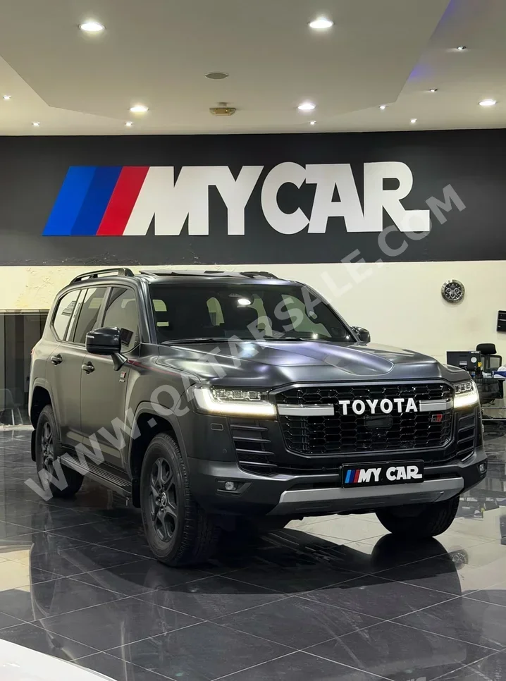 Toyota Land Cruiser GR Sport Twin Turbo 2026 Automatic 16,000 Km 6 Cylinder Four Wheel Drive (4WD) SUV Black Matte With Warranty — image 1