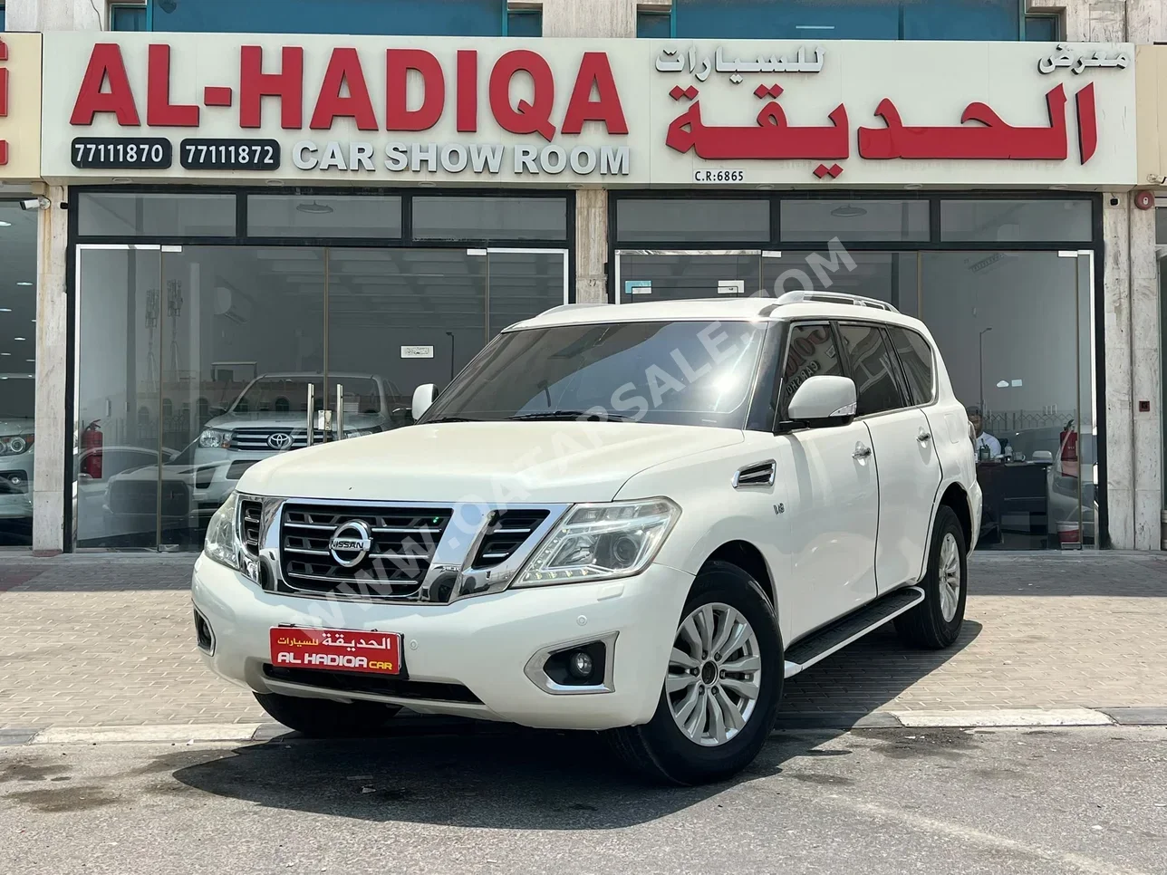 Nissan Patrol SE 2015 Automatic 221,000 Km 8 Cylinder Four Wheel Drive (4WD) SUV Pearl — image 1