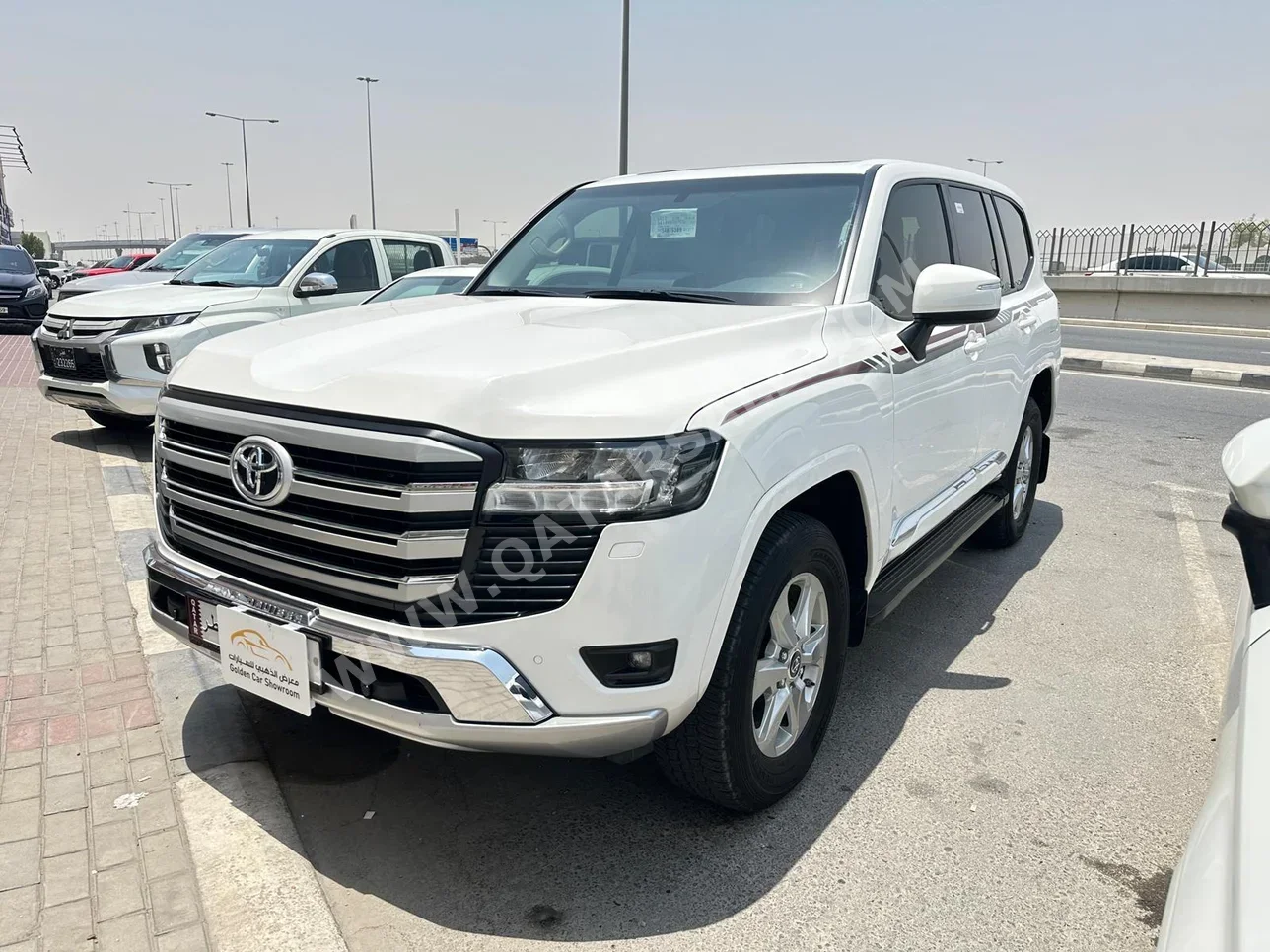 Toyota Land Cruiser GXR 2025 Automatic 45,000 Km 6 Cylinder Four Wheel Drive (4WD) SUV White With Warranty — image 1
