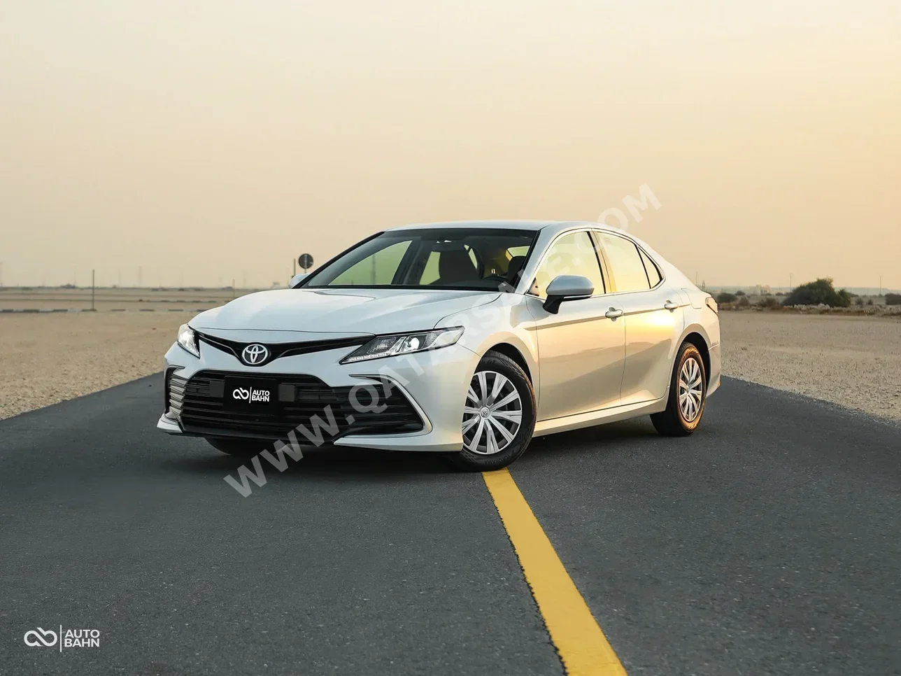 Toyota Camry LE 2024 Automatic 42,000 Km 4 Cylinder Front Wheel Drive (FWD) Sedan White With Warranty — image 1