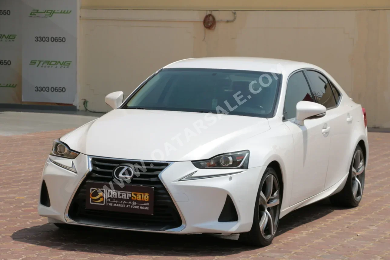 Lexus IS 350 2017 Automatic 117,000 Km 6 Cylinder Rear Wheel Drive (RWD) Sedan Pearl — image 1