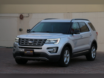 Ford Explorer XLT 2016 Automatic 136,000 Km 6 Cylinder Four Wheel Drive (4WD) SUV Gray — image 1