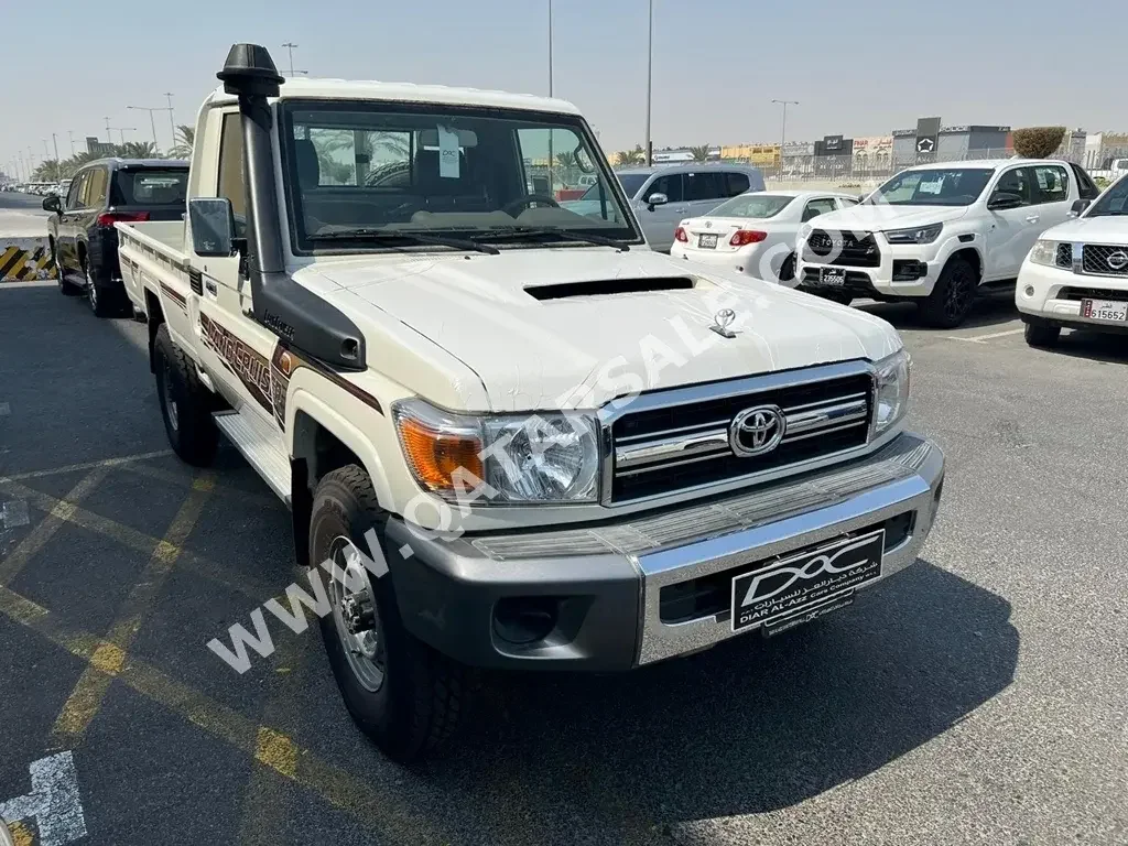 Toyota  Land Cruiser  LX  2022  Manual  0 Km  8 Cylinder  Four Wheel Drive (4WD)  Pick Up  White  With Warranty