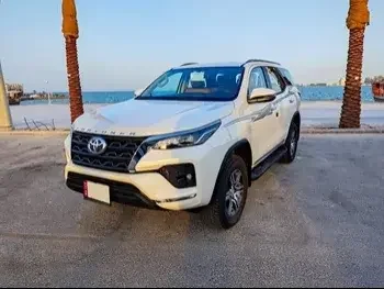 Toyota  Fortuner  SUV 4x4  White  2019