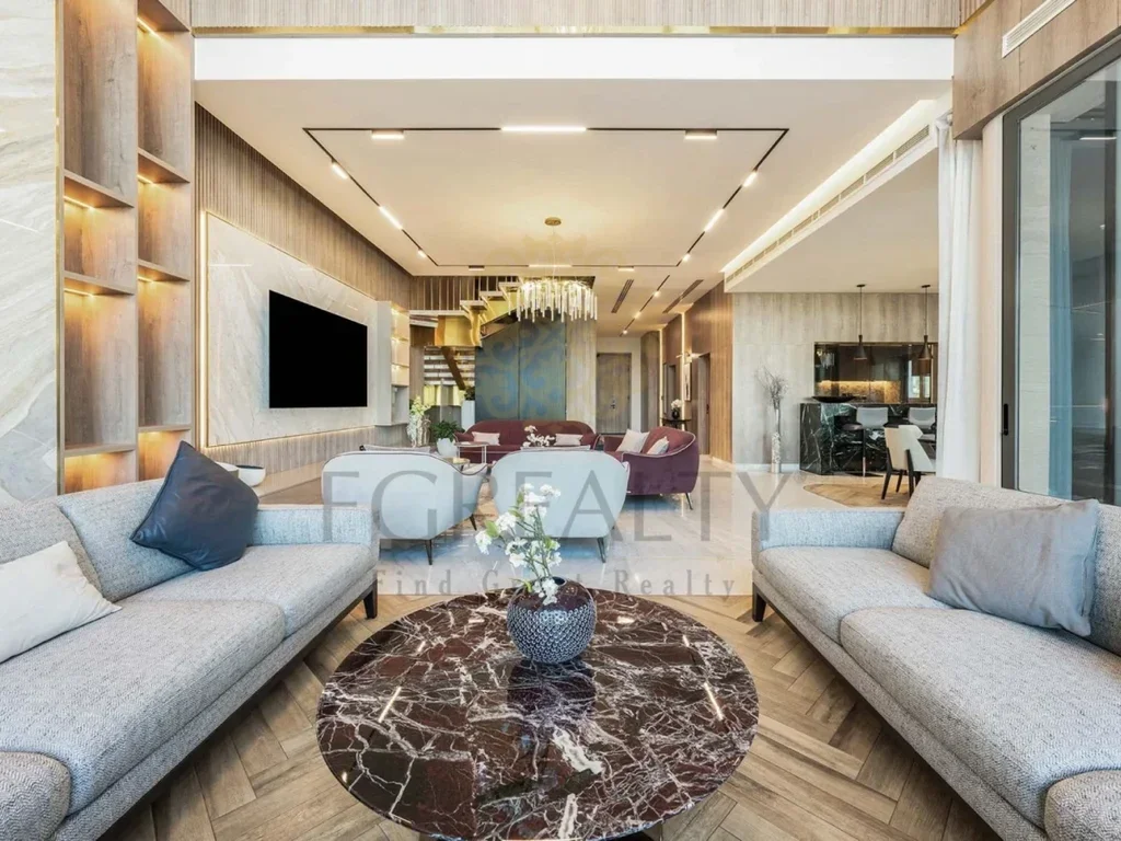 4 Bedrooms Duplex in Doha - The Pearl For Sale in Qatar