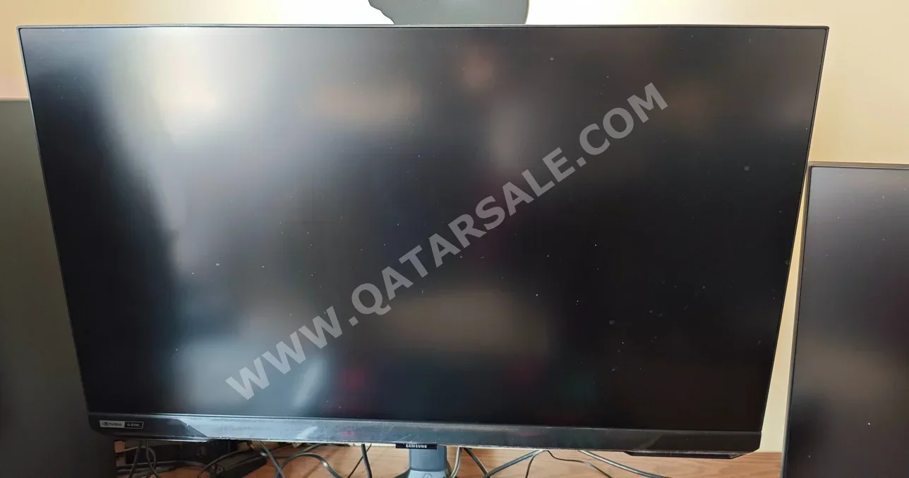 Monitors - Samsung Black HDMI Wide Screen For Sale in Qatar