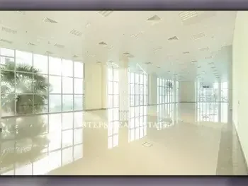 Commercial Shops - Not Furnished  - Doha  For Rent  - Najma