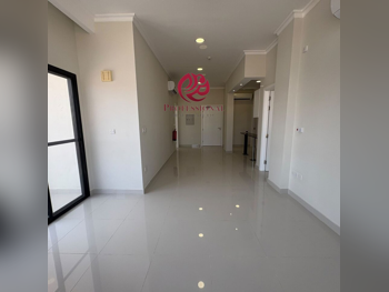 Apartamento de 2 habitaciones en alquiler en Doha, Al Sadd, sin amueblar