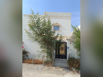 سكن عائلي، غير مفروش، أم صلال، 5 غرف نوم