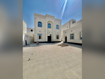 سكن عائلي، غير مفروش، أم صلال، أم صلال علي، 8 غرف نوم