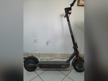 اسکوتر، اسکوتر برقی، مشکی
