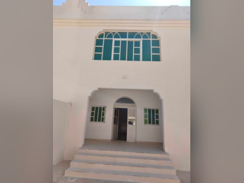 سكن عائلي، غير مفروش، الريان، عين خالد، 5 غرف نوم