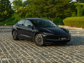 Tesla Model 3 Sedan Black 2026