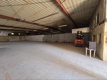 Warehouses & Stores, Al Rayyan, Industrial Area, Area Size: 550 Square Meter