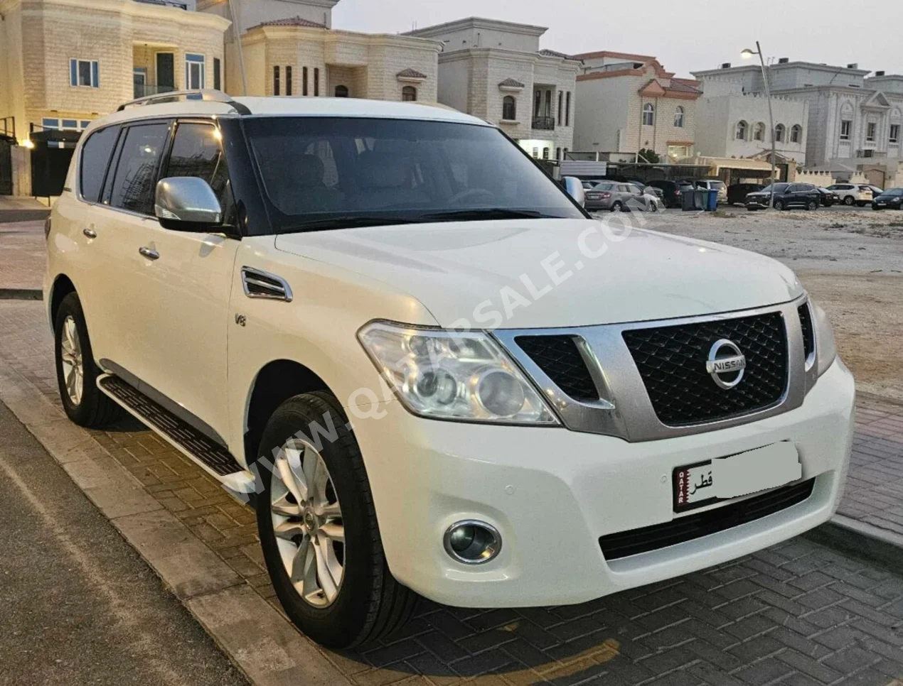 Patrol Musical Instruments Nissan Patrol SE Platinum White 2012 For Sale in Qatar