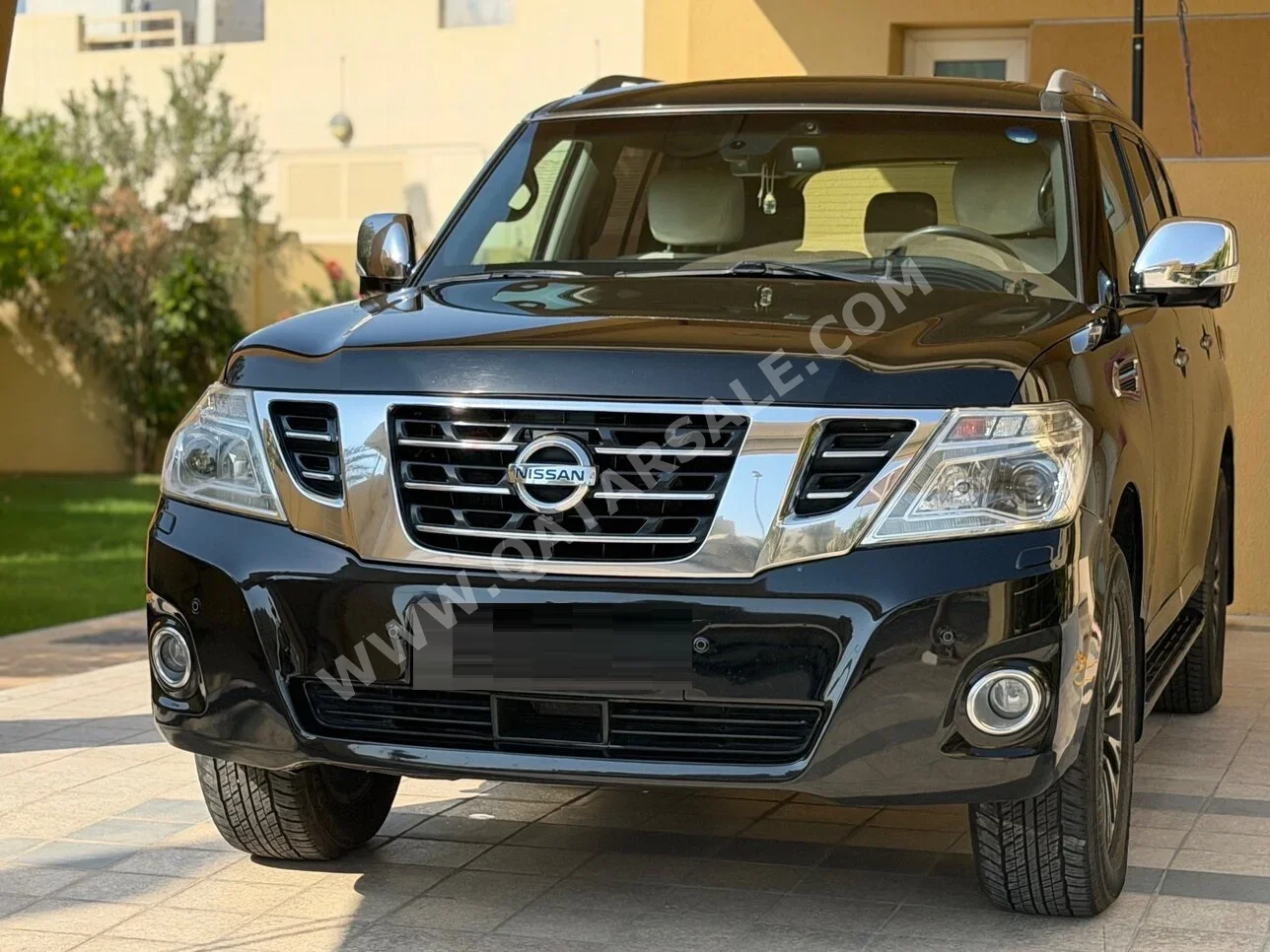 Patrol Musical Instruments Nissan Patrol Platinum Black 2014 For Sale in Qatar