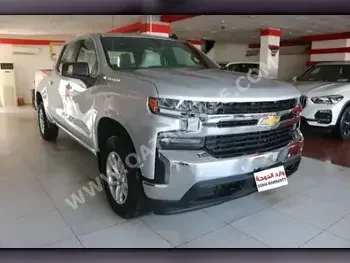 Chevrolet  Silverado  LT  2021  Automatic  0 Km  8 Cylinder  Four Wheel Drive (4WD)  Pick Up  Silver  With Warranty