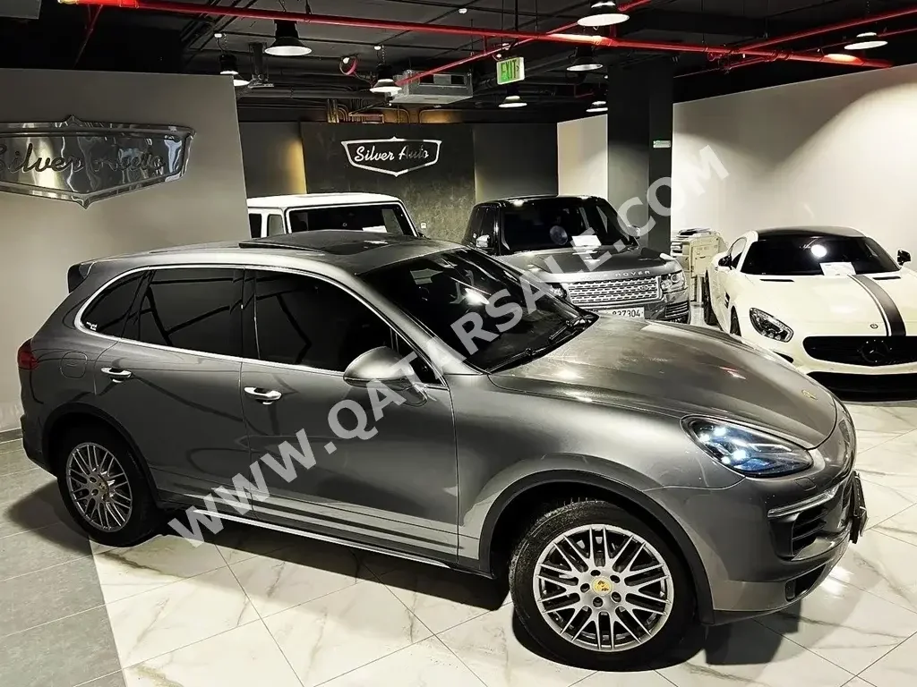 Porsche  Cayenne  S  2016  Automatic  140,000 Km  6 Cylinder  Four Wheel Drive (4WD)  SUV  Gray