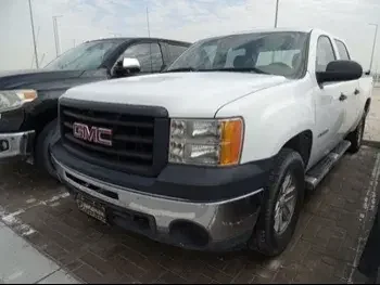 GMC  Sierra  2012  Automatic  112,000 Km  8 Cylinder  Four Wheel Drive (4WD)  Pick Up  White  With Warranty