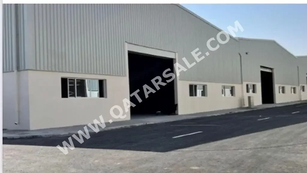 Warehouses & Stores - Al Wakrah  - Barkit Al Awamer  -Area Size: 870 Square Meter