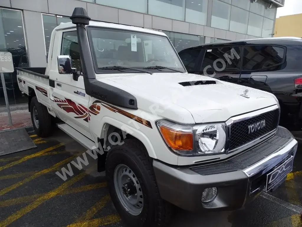 Toyota  Land Cruiser  LX  2023  Manual  0 Km  6 Cylinder  Four Wheel Drive (4WD)  Pick Up  White  With Warranty