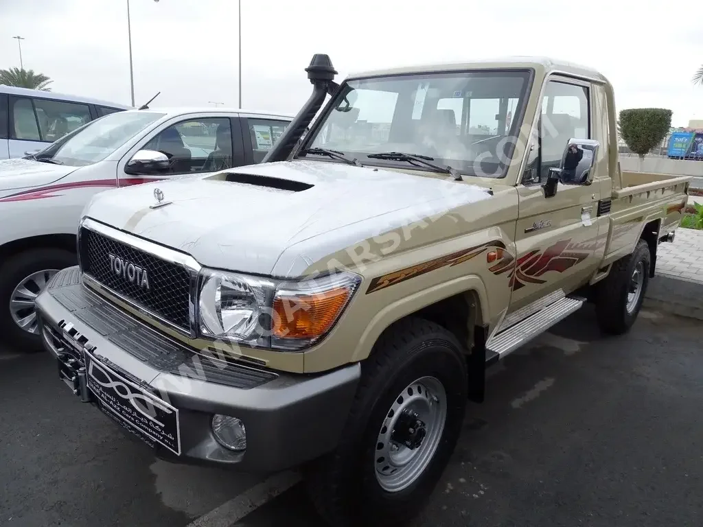 Toyota  Land Cruiser  LX  2023  Manual  0 Km  8 Cylinder  Four Wheel Drive (4WD)  Pick Up  Beige  With Warranty