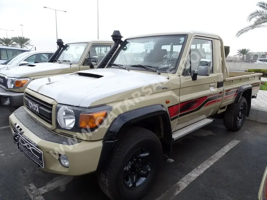 Toyota  Land Cruiser  LX  2023  Manual  0 Km  8 Cylinder  Four Wheel Drive (4WD)  Pick Up  Beige  With Warranty