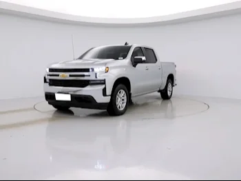 Chevrolet  Silverado  4 Cylinder  Truck  White  2022