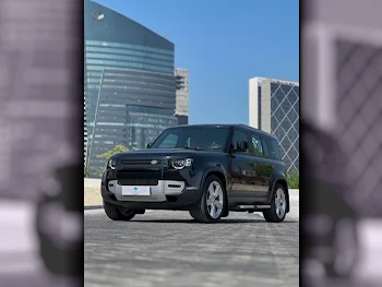 لاند روفر  ديفيندر  4 سلندر  فخمة  أسود  2023