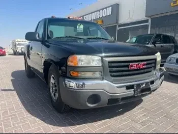 GMC  Sierra  1500  2005  Manual  124,000 Km  8 Cylinder  Four Wheel Drive (4WD)  Pick Up  Black  With Warranty