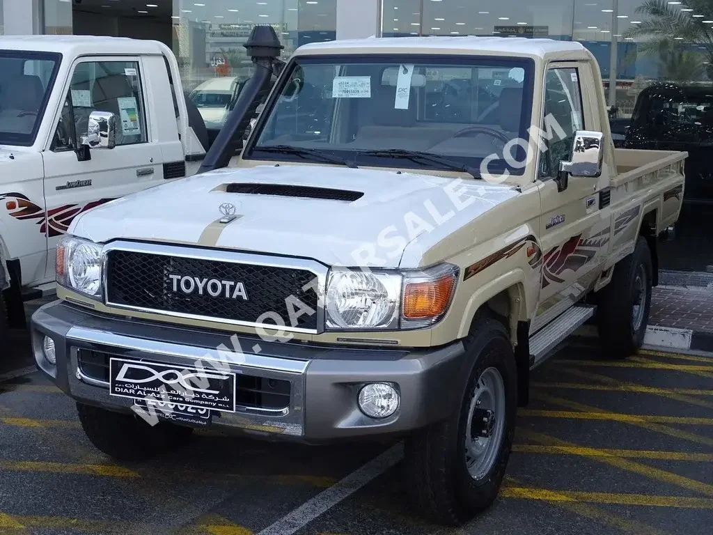 Toyota  Land Cruiser  LX  2023  Manual  0 Km  8 Cylinder  Four Wheel Drive (4WD)  Pick Up  Beige  With Warranty