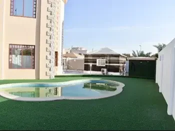 Family Residential  - Not Furnished  - Doha  - Al Dafna  - 9 Bedrooms