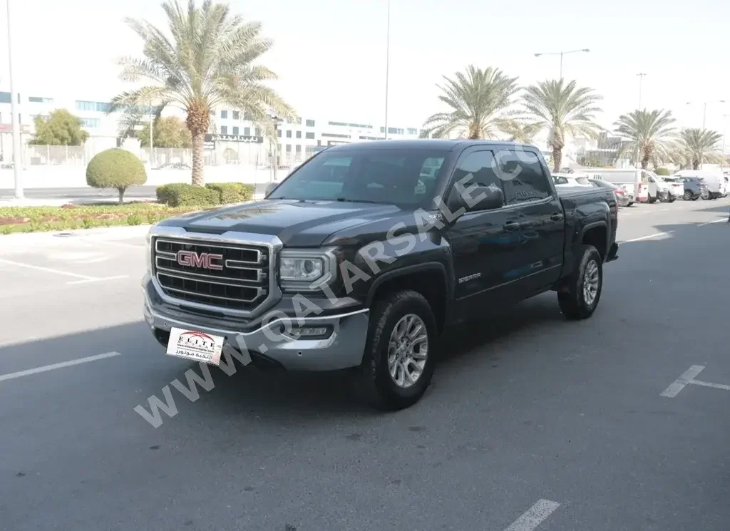 GMC  Sierra  SLE  2016  Automatic  122,000 Km  8 Cylinder  Four Wheel Drive (4WD)  Pick Up  Black