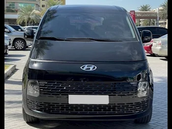 Hyundai  Staria  4 Cylinder  VAN  Black  2022