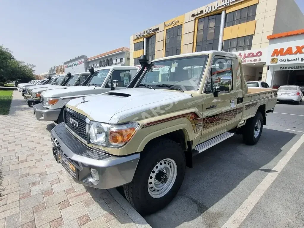 Toyota  Land Cruiser  LX  2023  Manual  0 Km  6 Cylinder  Four Wheel Drive (4WD)  Pick Up  Beige  With Warranty