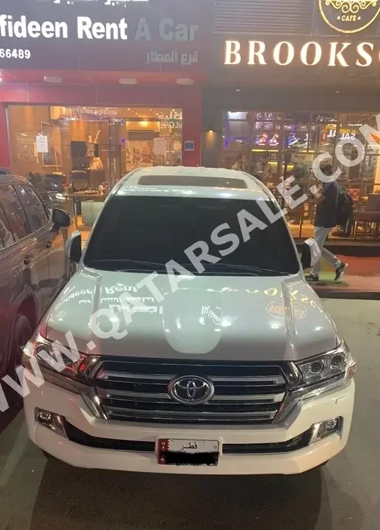 Toyota  Land Cruiser GXR  SUV 4x4  Pearl  2018