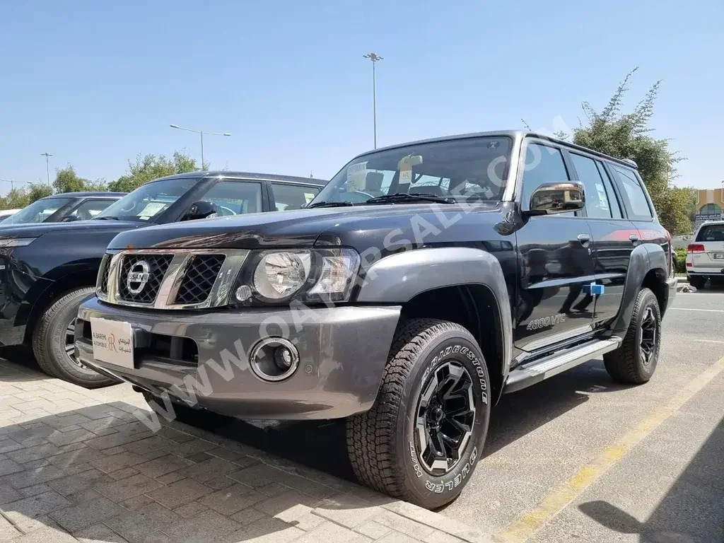 Nissan  Patrol  Super Safari  2022  Automatic  0 Km  6 Cylinder  Four Wheel Drive (4WD)  SUV  Black  With Warranty