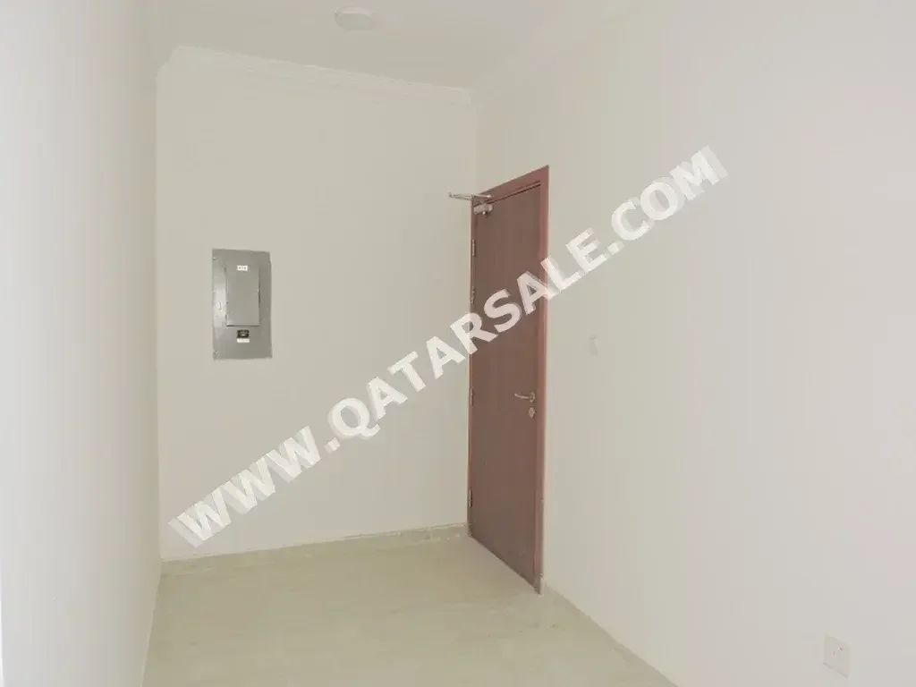 3 Bedrooms  Apartment  For Rent  in Doha -  Al Mansoura  Not Furnished