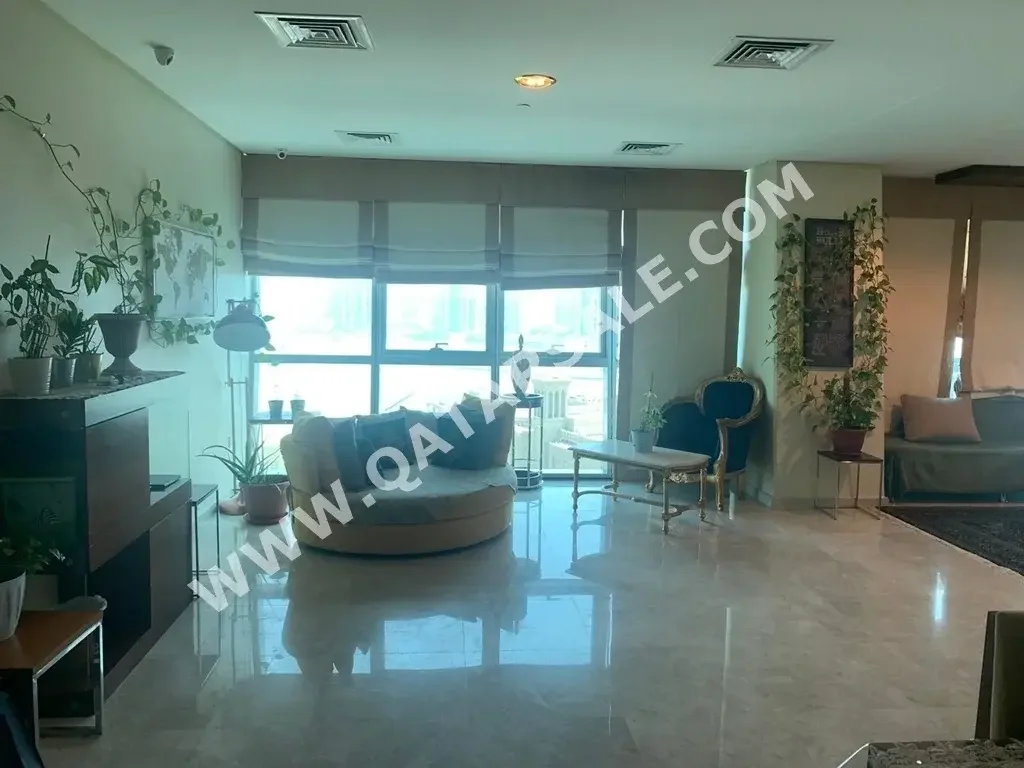 3 Bedrooms  Apartment  For Sale  Doha -  The Pearl  Fully Furnished